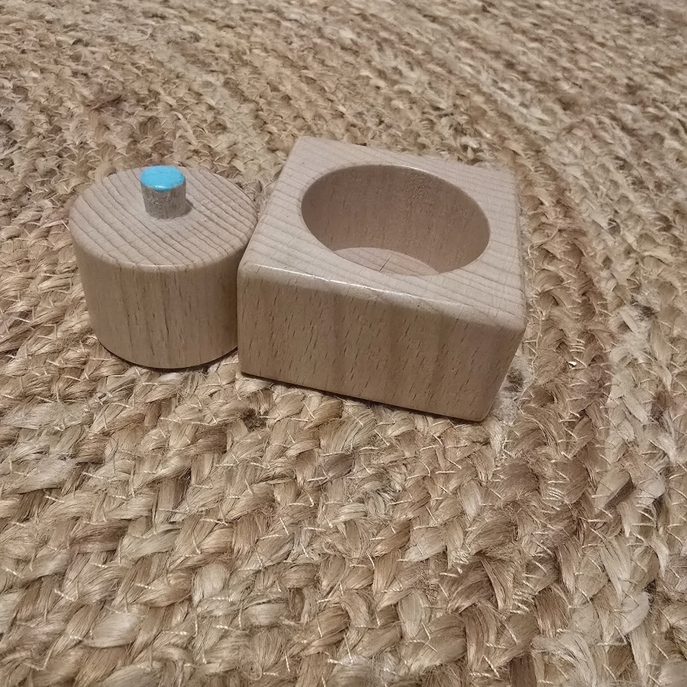 Lovevery pincher puzzle